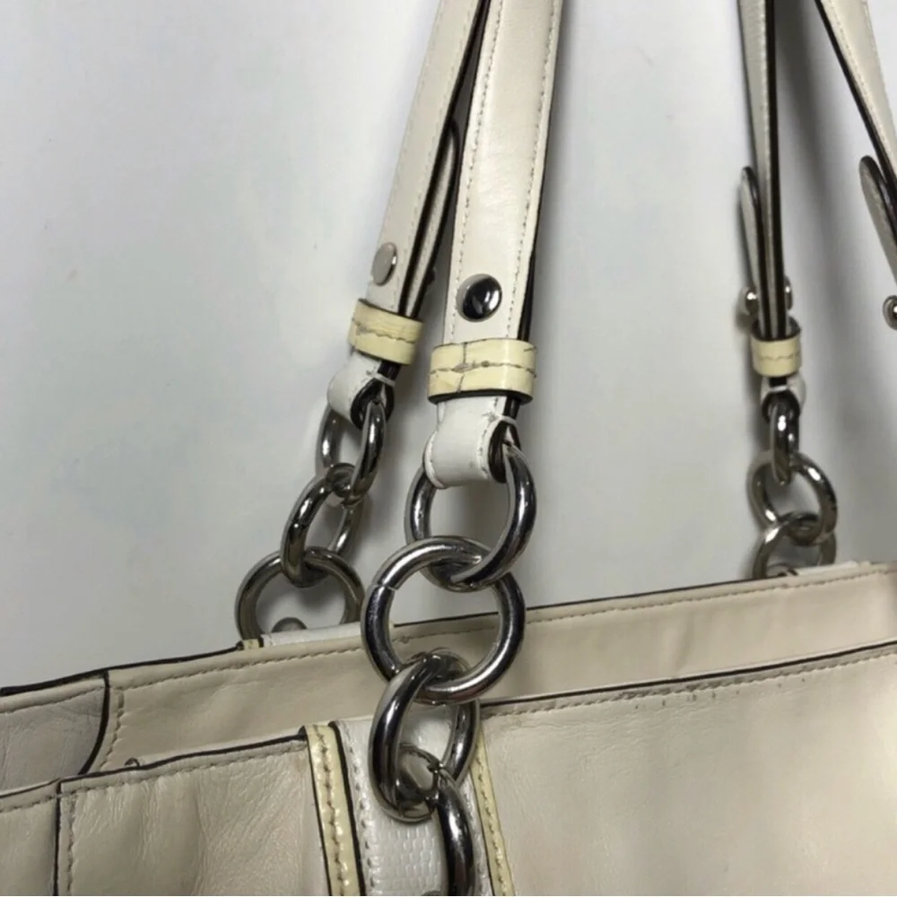 Coach Colette Cream Leather Shoulder Bag.